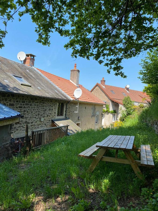 Petit Cocon Au Coeur Du Morvan Montreuillon Exterior foto